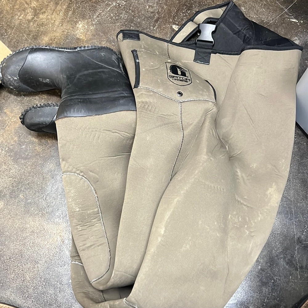 Gator waders. Youth size 10/11 boot foot neoprene waders